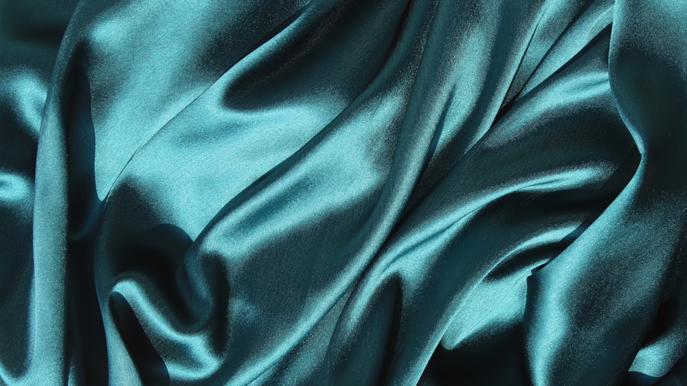 Sürdürülebilir Moda: Neden Kaliteli Kumaş Seçmeliyiz?