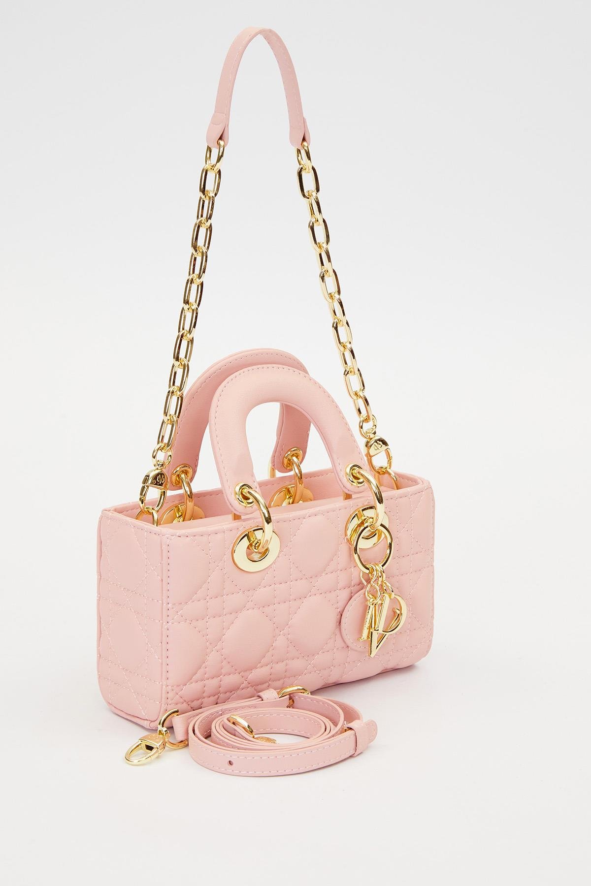 Pembe · Zincirli